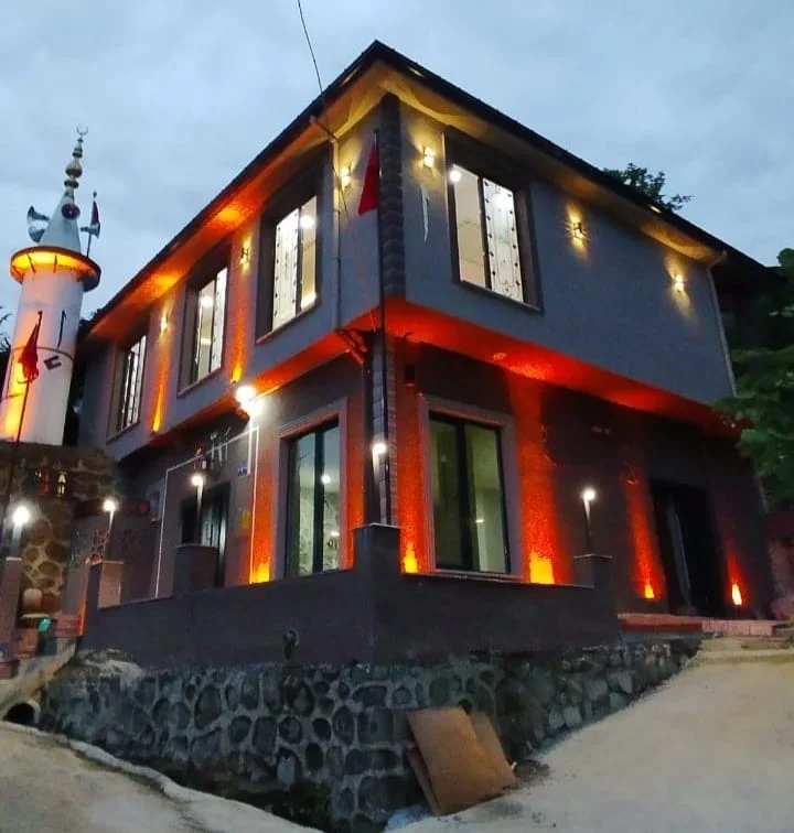 Doğup Büyüdüğü Köyüne Vefa Borcunu Cami Yaptırarak Ödedi: İsmail Yaprak’tan Anlamlı Hizmet