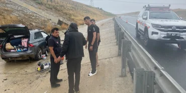 Yalova AFAD Ekibinden Örnek Müdahale: İl Dışı Görev Yolunda 5 Ayrı Trafik Kazasında Hayat Kurtaran Müdahale 44 Yalova AFAD Ekibinden Örnek Müdahale: İl Dışı Görev Yolunda 5 Ayrı Trafik Kazasında Hayat Kurtaran Müdahale