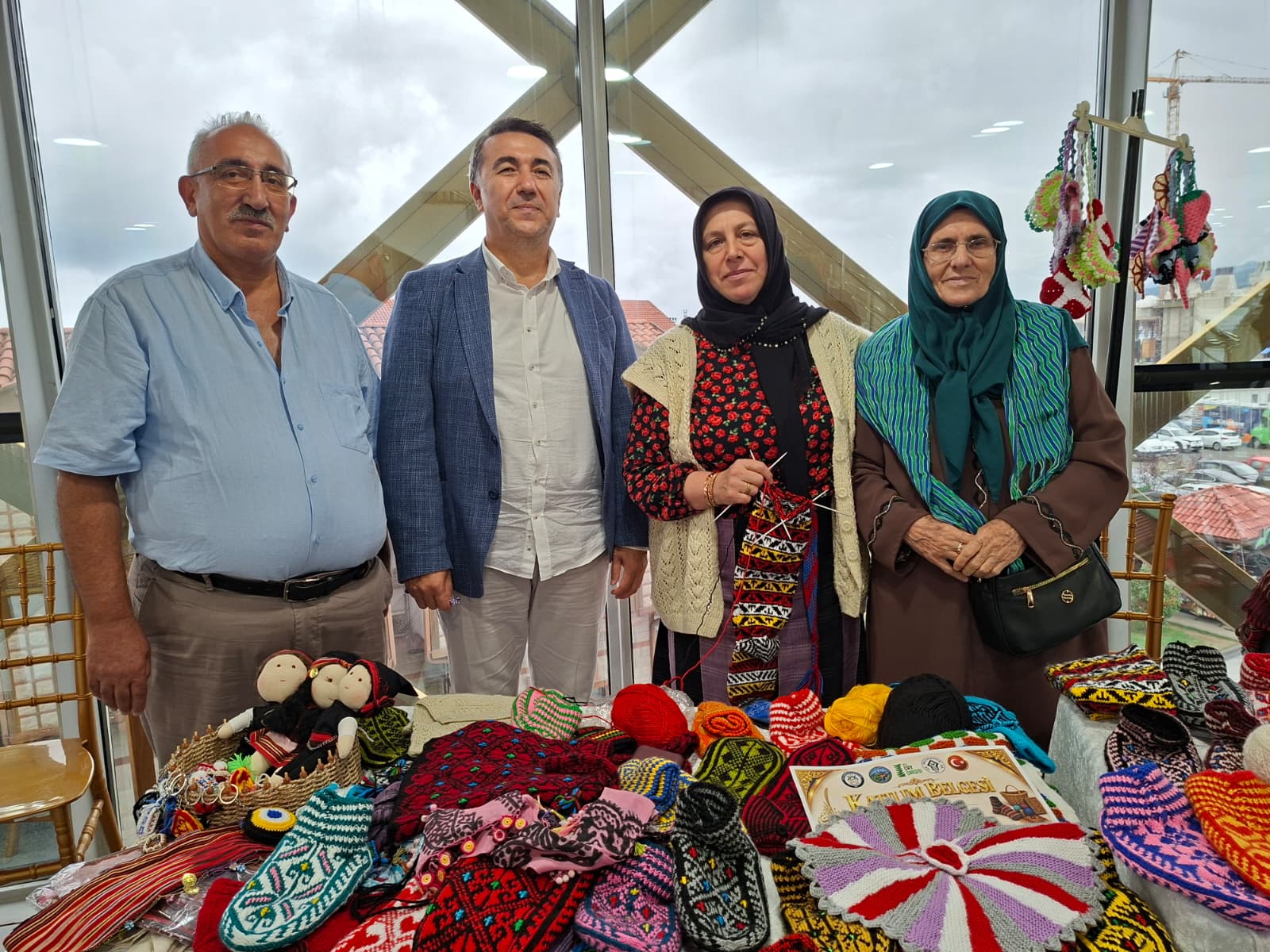 İpek Yolundan Çay Yoluna: Yalova’dan Rize’ye Uzanan Sanat ve Gönül Köprüsü 5 İpek Yolundan Çay Yoluna: Yalova’dan Rize’ye Uzanan Sanat ve Gönül Köprüsü