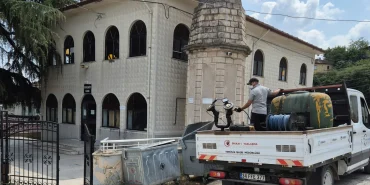 Çiftlikköy’de Yaz Temizliği Seferberliği: Konteynerler Tek Tek Yıkanıyor 67 Çiftlikköy’de Yaz Temizliği Seferberliği: Konteynerler Tek Tek Yıkanıyor