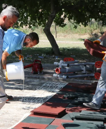 Çiftlikköy’de Çocuk Parklarında Bakım ve Yenileme Çalışmaları Sürüyor
