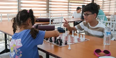 Çiftlikköy’de Çocuklar Satrançla Buluşuyor 103 Çiftlikköy’de Çocuklar Satrançla Buluşuyor
