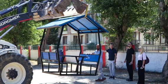Çiftlikköy’de Kent Mobilyaları Belediyenin Atölyesinde Üretiliyor 11 Çiftlikköy’de Kent Mobilyaları Belediyenin Atölyesinde Üretiliyor