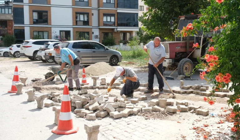 Çiftlikköy’de Temmuz Ayında 7 Bin Metrekarelik Parke Yol Çalışması 1 Çiftlikköy’de Temmuz Ayında 7 Bin Metrekarelik Parke Yol Çalışması
