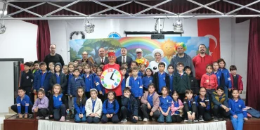 ÇİFTLİKKÖY’DE TİYATRO ŞÖLENİ: 12 SEANSTA 1.175 ÖĞRENCİYE ULAŞILDI 23 ÇİFTLİKKÖY’DE TİYATRO ŞÖLENİ: 12 SEANSTA 1.175 ÖĞRENCİYE ULAŞILDI