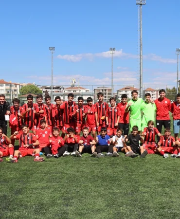 Çiftlikköyspor’dan Gelişim Liglerine Muhteşem Başlangıç: İki Kategoride de Galibiyet 4 Çiftlikköyspor’dan Gelişim Liglerine Muhteşem Başlangıç: İki Kategoride de Galibiyet