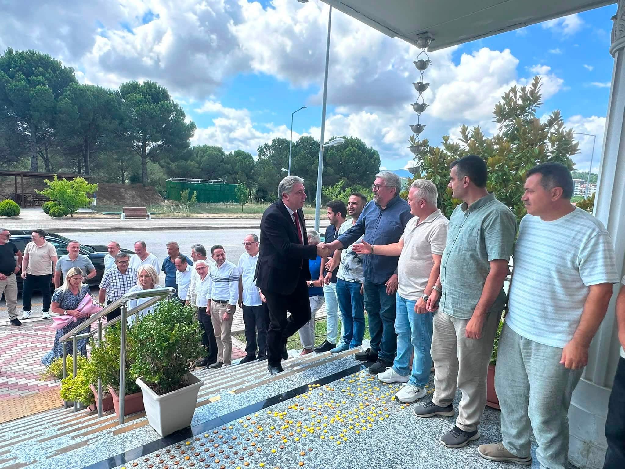 Prof. Dr. Mehmet Bahçekapılı İkinci Kez Rektör Oldu! Yalova Üniversitesi'nde Yeni Dönem Başladı 6 Prof. Dr. Mehmet Bahçekapılı İkinci Kez Rektör Oldu! Yalova Üniversitesi'nde Yeni Dönem Başladı