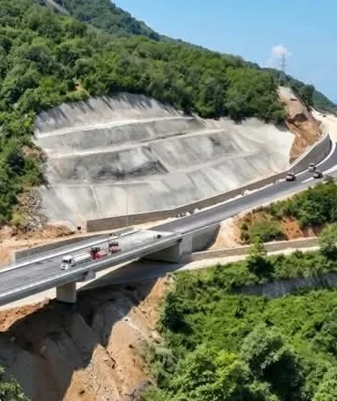 Esenköy-Armutlu Yolu Hizmete Giriyor: Yalova'nın Yıllardır Beklediği Dev Ulaşım Projesinde Tarihi Gün 4 Esenköy-Armutlu Yolu Hizmete Giriyor: Yalova'nın Yıllardır Beklediği Dev Ulaşım Projesinde Tarihi Gün