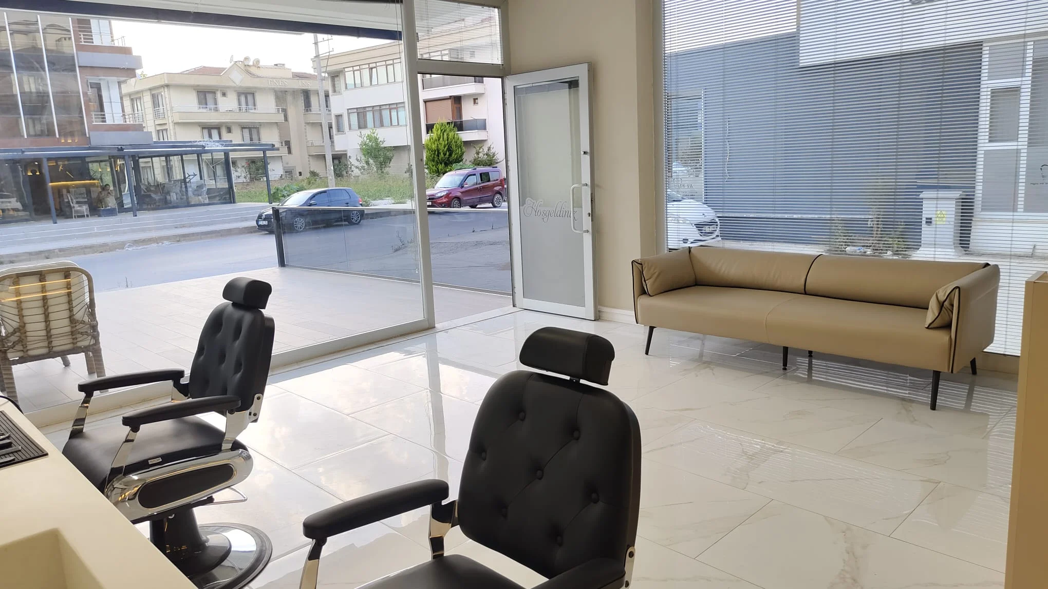 Sezer Aydın Hair Studio Yalova'da Hizmete Açıldı | Bay ve Bayan Kuaförü Aynı Çatı Altında 6 Sezer Aydın Hair Studio Yalova'da Hizmete Açıldı | Bay ve Bayan Kuaförü Aynı Çatı Altında
