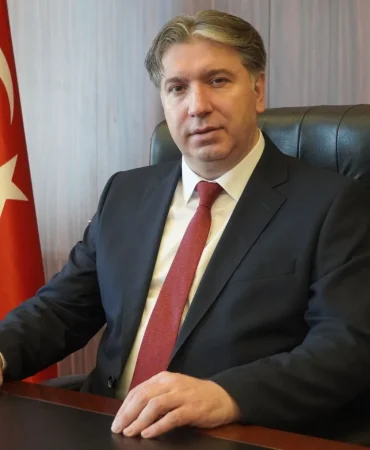 Prof. Dr. Mehmet Bahçekapılı Yeniden Yalova Üniversitesi Rektörü Oldu: "İlk Günkü Heyecanla Çalışmaya Devam Edeceğiz" 7 Prof. Dr. Mehmet Bahçekapılı Yeniden Yalova Üniversitesi Rektörü Oldu: "İlk Günkü Heyecanla Çalışmaya Devam Edeceğiz"