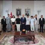 Vali Muammer Erol, LGS Türkiye Birincilerini Makamında Ağırladı 79 Vali Muammer Erol, LGS Türkiye Birincilerini Makamında Ağırladı