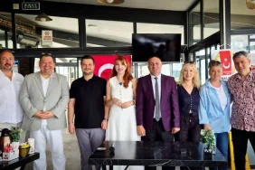 Yalova Gazeteciler Cemiyeti'nden 24 Temmuz'a Yakışan Anlamlı Buluşma 46 Yalova Gazeteciler Cemiyeti'nden 24 Temmuz'a Yakışan Anlamlı Buluşma