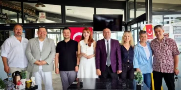 Yalova Gazeteciler Cemiyeti'nden 24 Temmuz'a Yakışan Anlamlı Buluşma 2 Yalova Gazeteciler Cemiyeti'nden 24 Temmuz'a Yakışan Anlamlı Buluşma