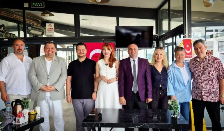 Yalova Gazeteciler Cemiyeti'nden 24 Temmuz'a Yakışan Anlamlı Buluşma 1 Yalova Gazeteciler Cemiyeti'nden 24 Temmuz'a Yakışan Anlamlı Buluşma