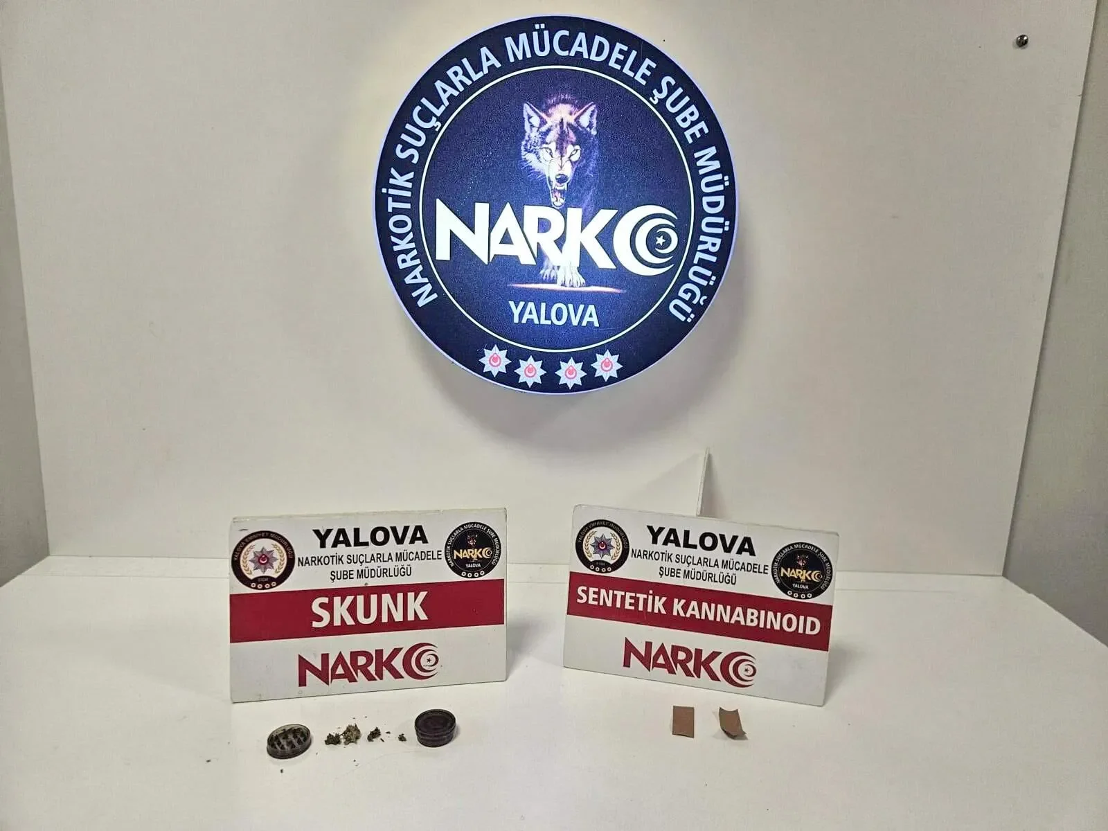 Yalova'da Narkotik Operasyonu: 5 Şüpheli Tutuklandı 5 Yalova'da Narkotik Operasyonu: 5 Şüpheli Tutuklandı