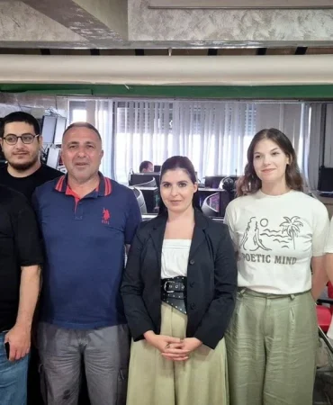 Yalova Gazeteciler Cemiyeti'nden Mojo Medya'ya Basın Bayramı Ziyareti 4 Yalova Gazeteciler Cemiyeti'nden Mojo Medya'ya Basın Bayramı Ziyareti