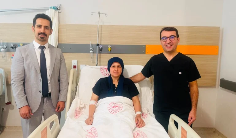 Yalova Eğitim ve Araştırma Hastanesi'nde Bir İlk: ERCP İşlemi Başarıyla Gerçekleştirildi 1 Yalova Eğitim ve Araştırma Hastanesi'nde Bir İlk: ERCP İşlemi Başarıyla Gerçekleştirildi