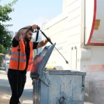 Çiftlikköy'de Çöp Konteynerlerine Yaz Mesaisi: Koku ve Haşereye Karşı Yoğun Dezenfeksiyon