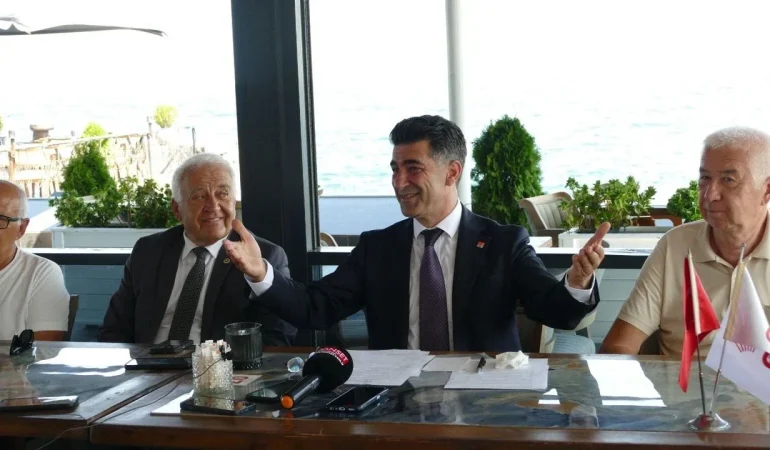 Başkan Mesut Tutuğ’dan İlk Basın Toplantısı: “Makamlar Geçici, Asıl Olan CHP” 6 Başkan Mesut Tutuğ’dan İlk Basın Toplantısı: “Makamlar Geçici, Asıl Olan CHP”