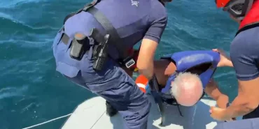 Çınarcık Açıklarında Alabora Olan Yelkenlideki Kişi Kurtarıldı 7 Çınarcık Açıklarında Alabora Olan Yelkenlideki Kişi Kurtarıldı