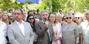 CHP Yalova'da Deprem: Kemal Sürel İstifa Etti, Yeni Partiye Katıldı