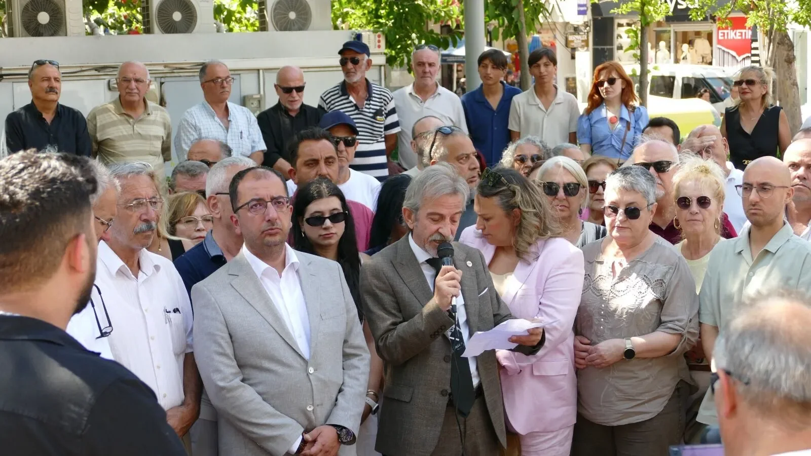 CHP Yalova'da Deprem: Kemal Sürel İstifa Etti, Yeni Partiye Katıldı