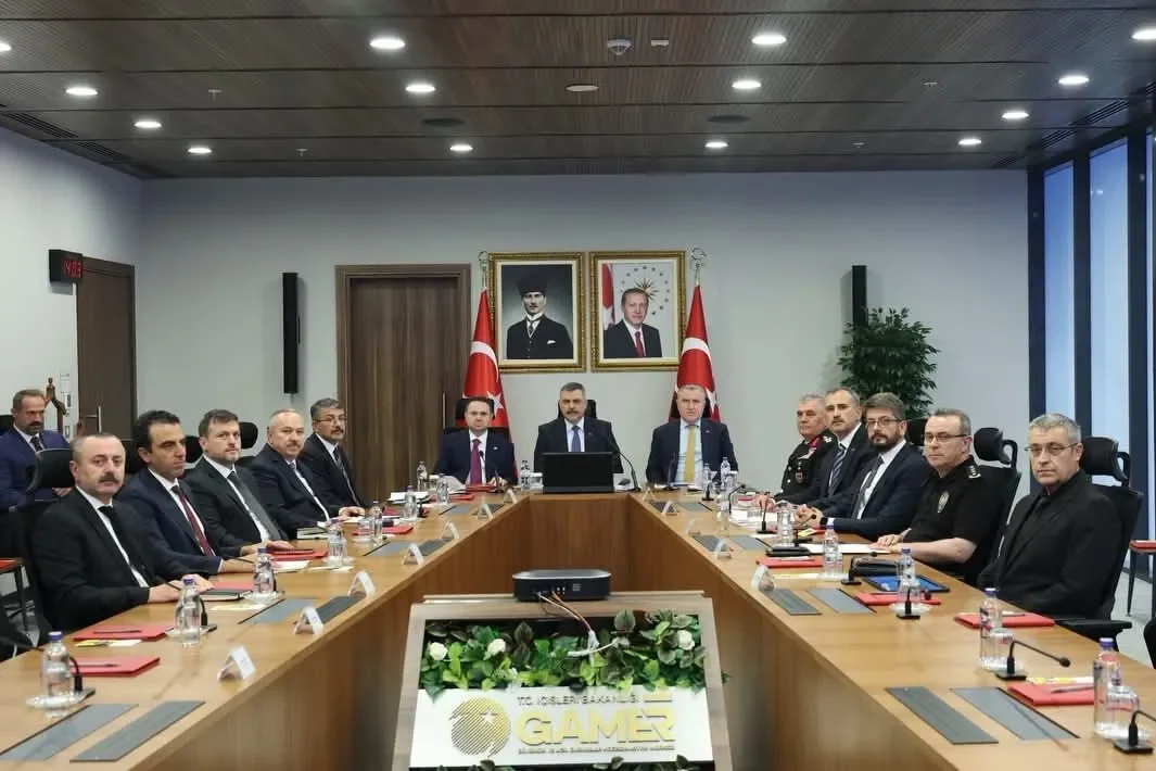 Yalova’da Spor Güvenliği Zirvesi: Yeni Sezon Öncesi Kritik Toplantı 5 Yalova’da Spor Güvenliği Zirvesi: Yeni Sezon Öncesi Kritik Toplantı