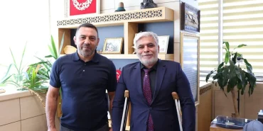 Hamza Yerlikaya’ya Anlamlı Ziyaret: Türk Sporuna Katkılarına Teşekkür 4 Hamza Yerlikaya’ya Anlamlı Ziyaret: Türk Sporuna Katkılarına Teşekkür