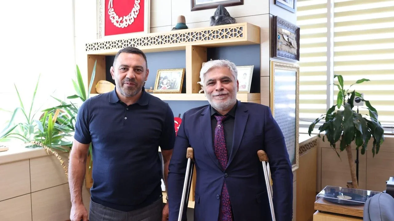 Hamza Yerlikaya’ya Anlamlı Ziyaret: Türk Sporuna Katkılarına Teşekkür