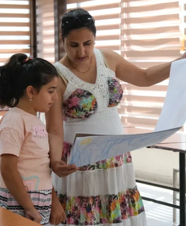 Minik Ressamlar Çiftlikköy’de Sanatla Buluşuyor 7 Minik Ressamlar Çiftlikköy’de Sanatla Buluşuyor