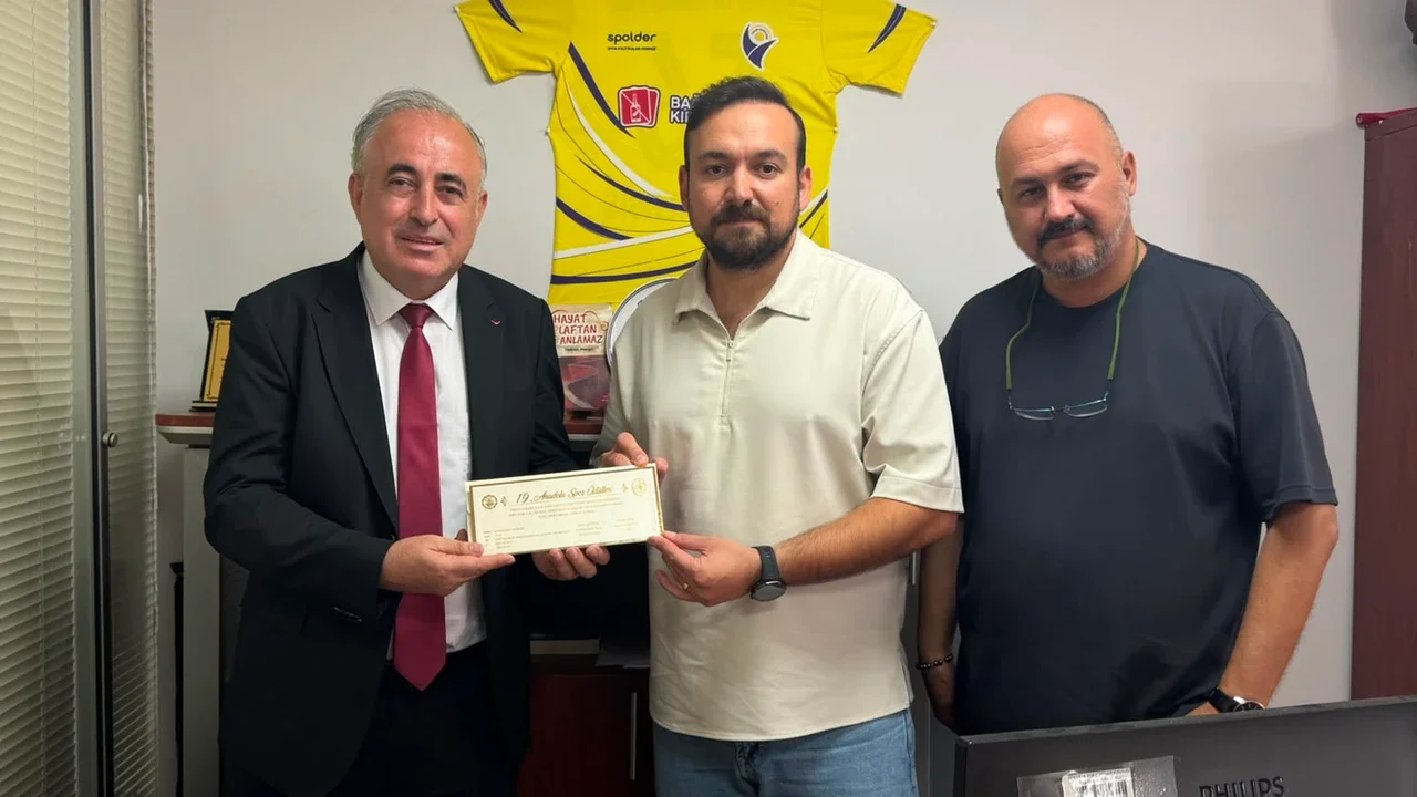 Spor Politikaları Derneği Başkanı Hakan Nergis'e