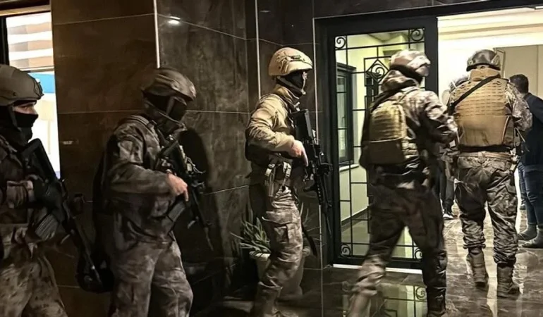 52 İlde Dev Operasyon: Sosyal Medyada Suç Örgütü Propagandasına 216 Gözaltı