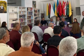 Azerbaycan Alfabesi ve Azerbaycan Dili Günü Yalova'da Kutlandı: Türk Dünyasının Ortak Dili İçin Güçlü Mesaj 15 Azerbaycan Alfabesi ve Azerbaycan Dili Günü Yalova'da Kutlandı: Türk Dünyasının Ortak Dili İçin Güçlü Mesaj