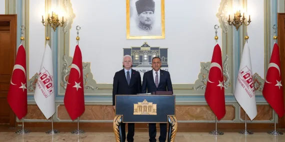 Yalova Valisi Dr. Ahmet Hamdi Usta, İstanbul Valisi Davut Gül'ü Ziyaret Etti 25 Yalova Valisi Dr. Ahmet Hamdi Usta, İstanbul Valisi Davut Gül'ü Ziyaret Etti