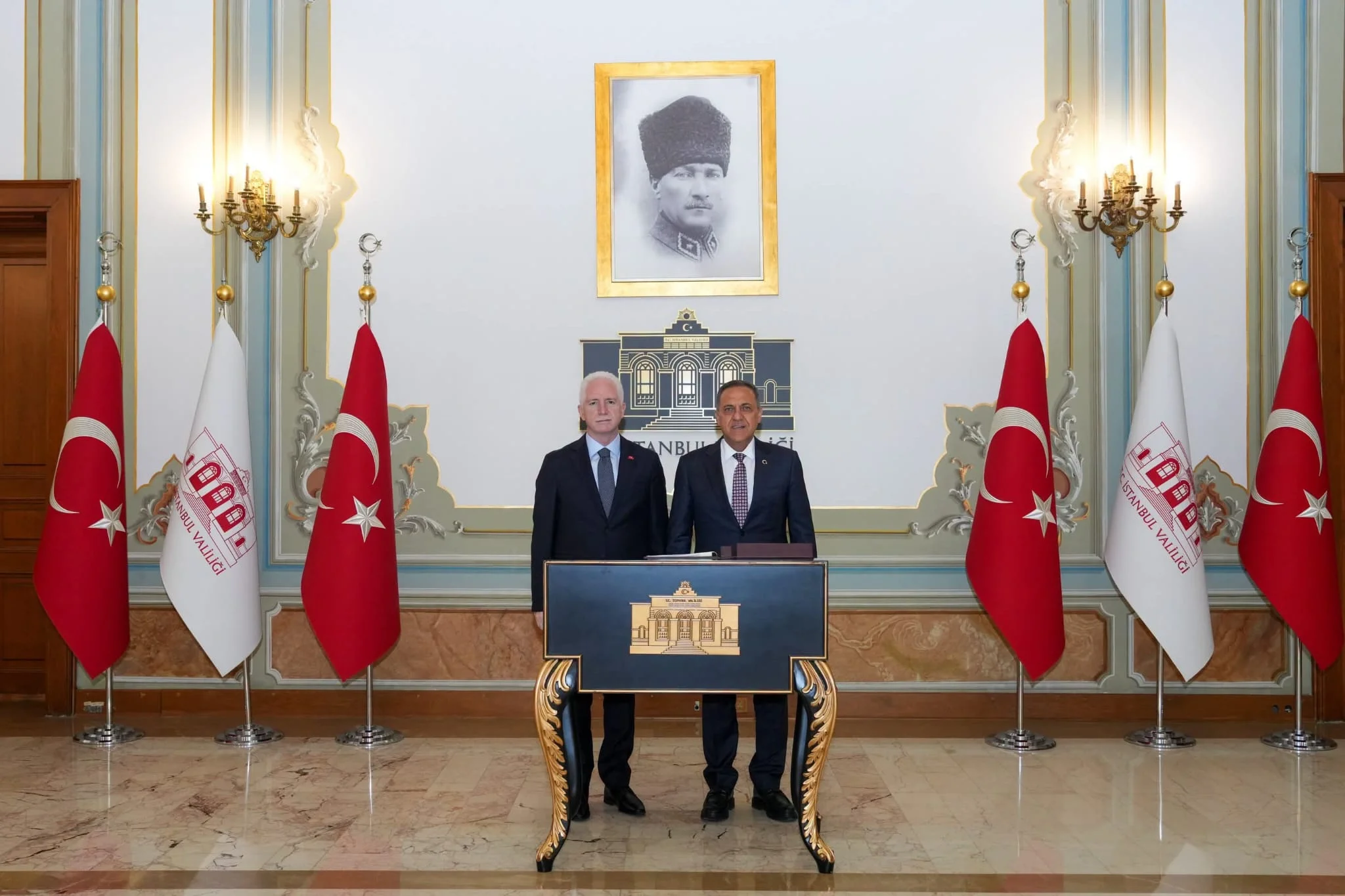 Yalova Valisi Dr. Ahmet Hamdi Usta, İstanbul Valisi Davut Gül'ü Ziyaret Etti