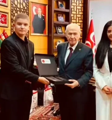 Bahçeli, Abdullah Çatlı’nın Kızı ve Torununu Kabul Etti: “Peşimi Bırakma, Ben de Senin Peşini Bırakmam” 2 Bahçeli, Abdullah Çatlı’nın Kızı ve Torununu Kabul Etti: “Peşimi Bırakma, Ben de Senin Peşini Bırakmam”