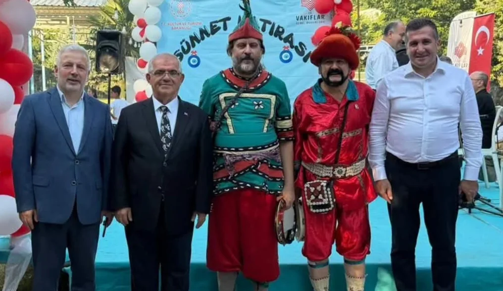 İl Müftüsü İlyas Yılmaztürk, 530 Yıllık Sünnet Şöleninde Çocukların Sevincine Ortak Oldu 4 İl Müftüsü İlyas Yılmaztürk, 530 Yıllık Sünnet Şöleninde Çocukların Sevincine Ortak Oldu