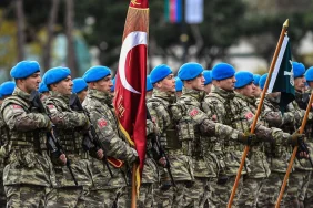 Hürmüz Boğazı'nda Yeni Saldırı: Enerji Arzı Alarmda, ABD-İran Hattında Çelişkili Mesajlar 2 thumbnail