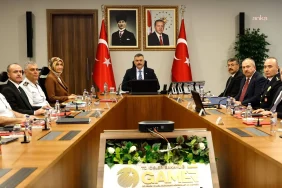 Hürmüz Boğazı'nda Yeni Saldırı: Enerji Arzı Alarmda, ABD-İran Hattında Çelişkili Mesajlar 1 thumbnail