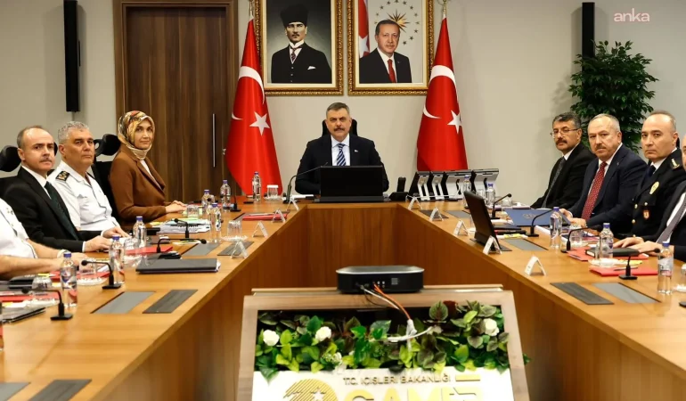 Sahte Ekspertiz Operasyonu: 16 İlde 72 Gözaltı, 6 Bin 134 Kişinin Vatandaşlığı İptal Edildi 1 Sahte Ekspertiz Operasyonu: 16 İlde 72 Gözaltı, 6 Bin 134 Kişinin Vatandaşlığı İptal Edildi