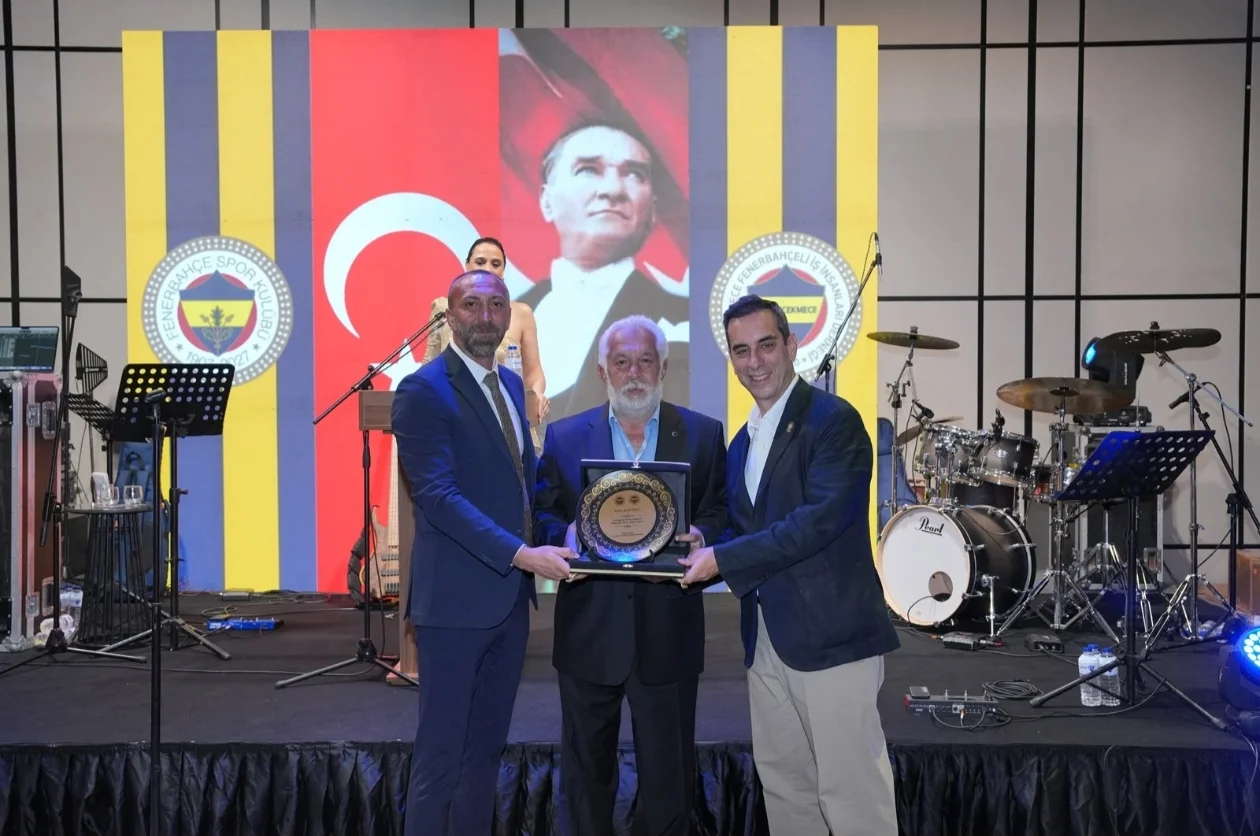 Şahin Özer'e 1907 Dünya Fenerbahçeliler Günü'nde Anlamlı Ödül: "En Büyük Fenerbahçe"