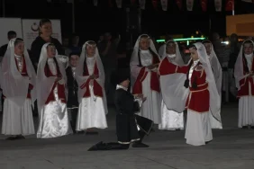 Çiftlikköy Belediyesi Çini Kursiyerlerinden Yıl Sonu Sergisi 1 thumbnail