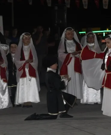 22. Yalova KafkasFest Başlıyor: Büyük Gala 21 Ağustos'ta 8 22. Yalova KafkasFest Başlıyor: Büyük Gala 21 Ağustos'ta