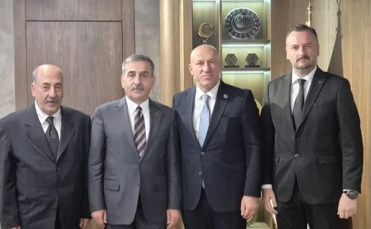 Türkiye Kamu-Sen Genel Başkanı Önder Kahveci, Mustafa Deviren'i Genel Merkezde Kabul Etti 4 Türkiye Kamu-Sen Genel Başkanı Önder Kahveci, Mustafa Deviren'i Genel Merkezde Kabul Etti