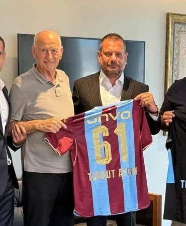 Trabzonspor Başkanı Ertuğrul Doğan'dan Turgut Aydın'a Ziyaret! Dev İş Birliği Sinyali Mi? 7 Trabzonspor Başkanı Ertuğrul Doğan'dan Turgut Aydın'a Ziyaret! Dev İş Birliği Sinyali Mi?