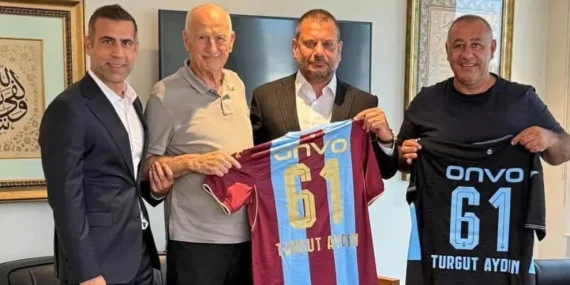 Trabzonspor Başkanı Ertuğrul Doğan'dan Turgut Aydın'a Ziyaret! Dev İş Birliği Sinyali Mi? 13 Trabzonspor Başkanı Ertuğrul Doğan'dan Turgut Aydın'a Ziyaret! Dev İş Birliği Sinyali Mi?