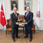 ABD Ankara Büyükelçiliği Konsolosu Matthew Smith’ten Ordu Valisi Muammer Erol’a Ziyaret 24 ABD Ankara Büyükelçiliği Konsolosu Matthew Smith’ten Ordu Valisi Muammer Erol’a Ziyaret