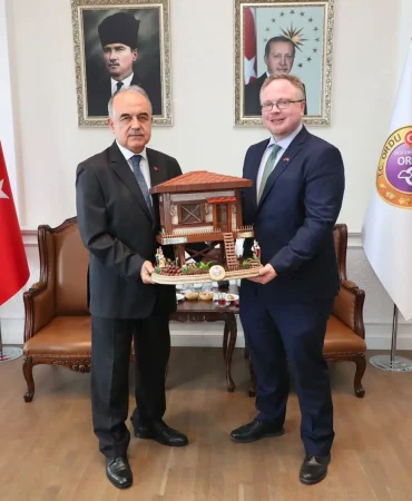ABD Ankara Büyükelçiliği Konsolosu Matthew Smith’ten Ordu Valisi Muammer Erol’a Ziyaret