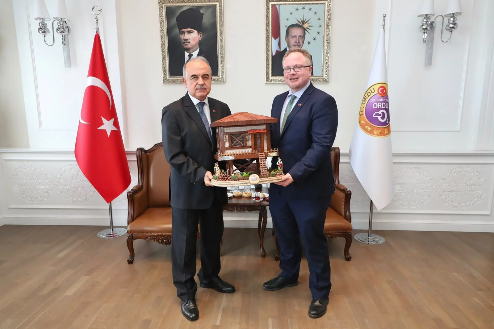 ABD Ankara Büyükelçiliği Konsolosu Matthew Smith’ten Ordu Valisi Muammer Erol’a Ziyaret