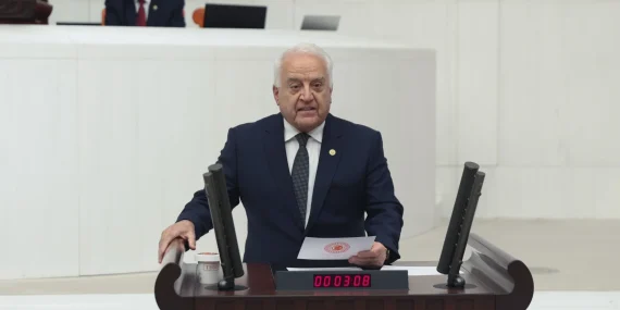Tahsin Becan: "Daha Fazla Hapishane Değil, Daha Fazla Okul İstiyoruz" 12 Tahsin Becan: "Daha Fazla Hapishane Değil, Daha Fazla Okul İstiyoruz"